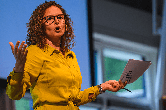 Esther dagvoorzitter